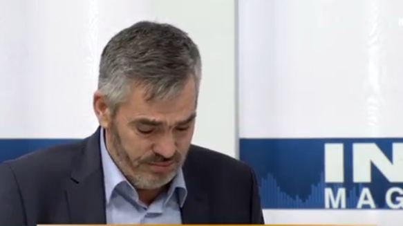 Imami nga Drenasi shpërthen në lot kur kujton varrimin e 20-anëtarëve të Jasharajve