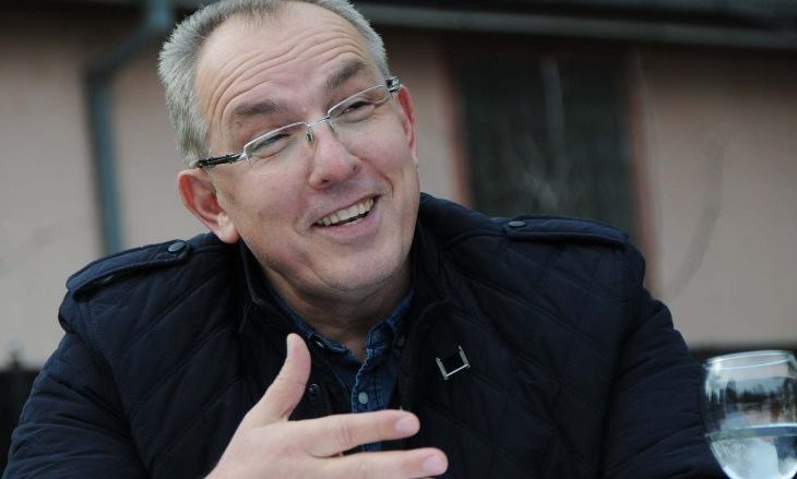 Tridhjetenjë kontrata false për një tender në Ministrinë e Arsimit