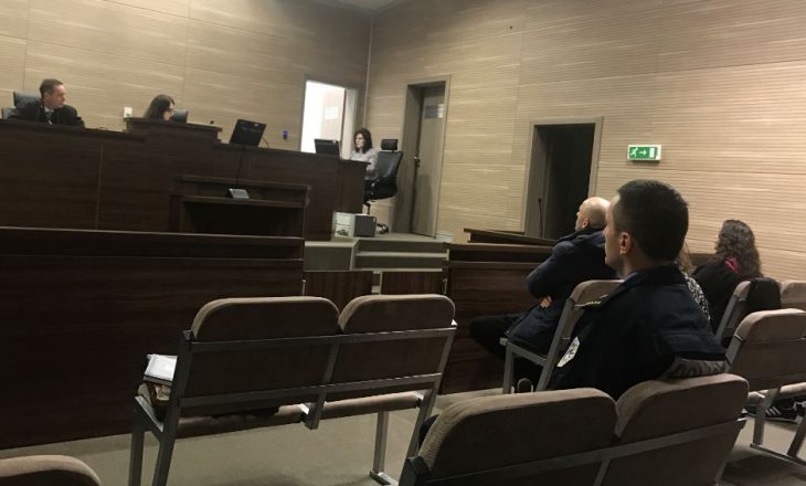Katër persona hynë me dhunë në gjykatë dhe kërcënojnë gjyqtarin