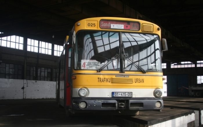Ish-kryeshefit i bllokohet xhirollogaria, punëtorët furnizohen jashtëligjshëm me derivate