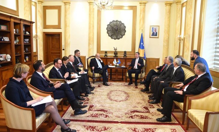 Veseli flet me shefin e OSBE-së për Demarkacionin e Asociacionin