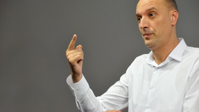 Ymeri fton shqiptarët në Maqedoni të kërkojnë ndihmë nga Tirana dhe jo nga Prishtina