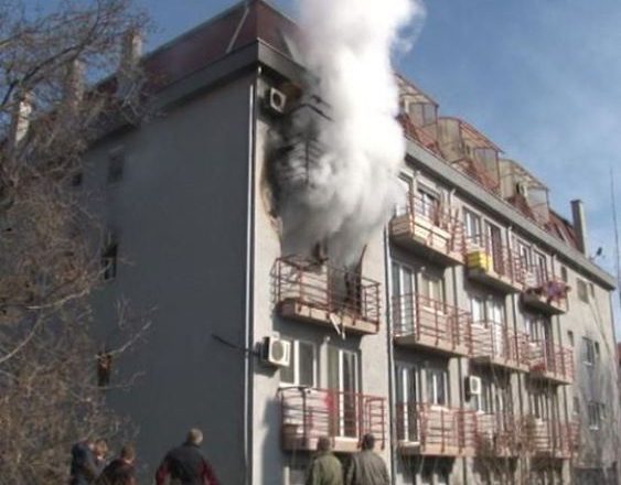 Përfshihet nga zjarri një apartament në veri të Mitrovicës
