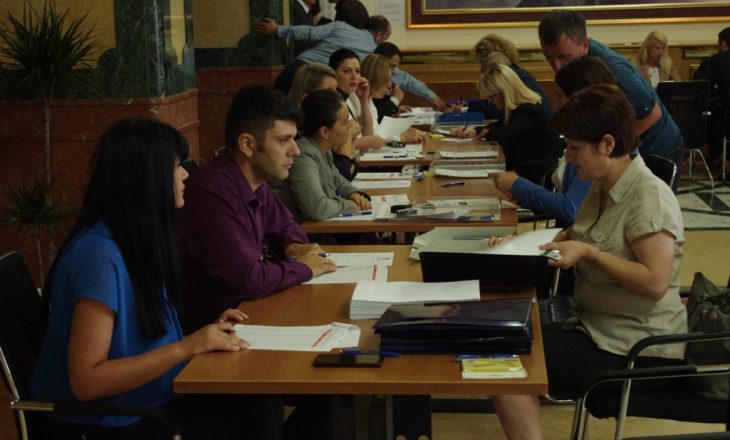Sot bënë regjistrimin për deputet i nominuari për kryeministër