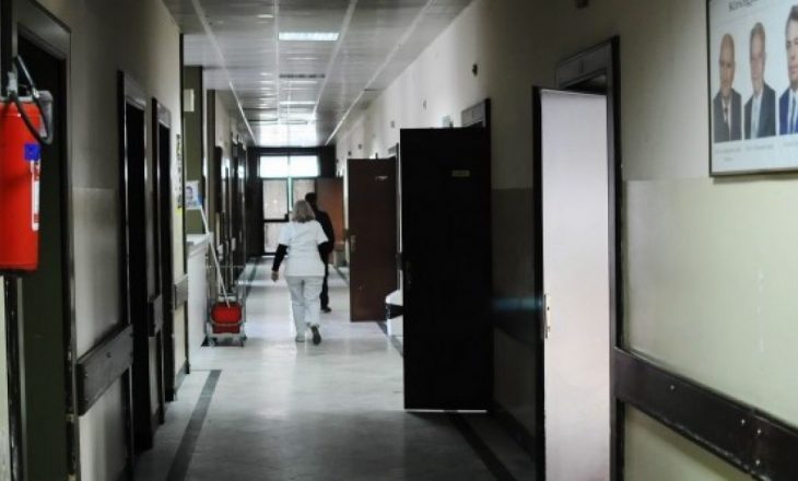 Pacientët duhet të presin deri në tre muaj për një operim në QKUK