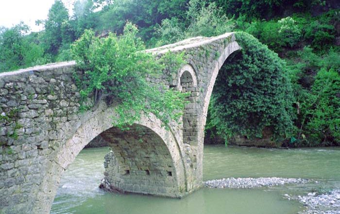 Mbytet në lum 14-vjeçari