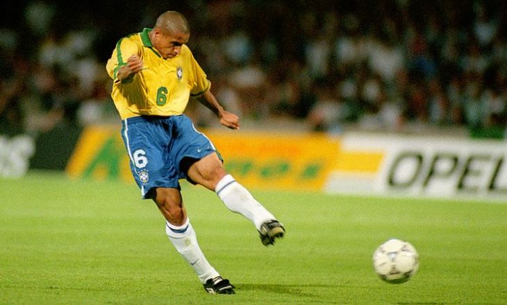 Roberto Carlos vazhdon të “vrasë” nga goditja e dënimit
