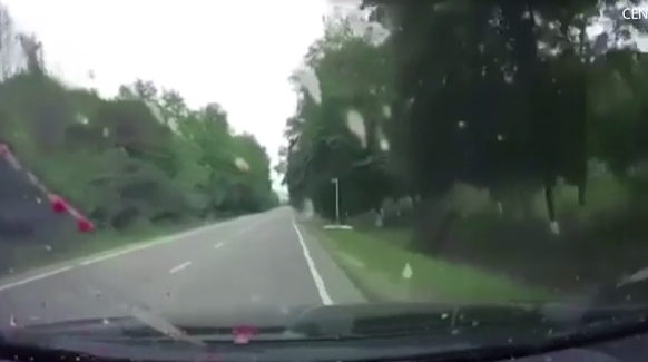 Video nga vrasja e deputetit çeçen i cili po shkonte me veturë në punë