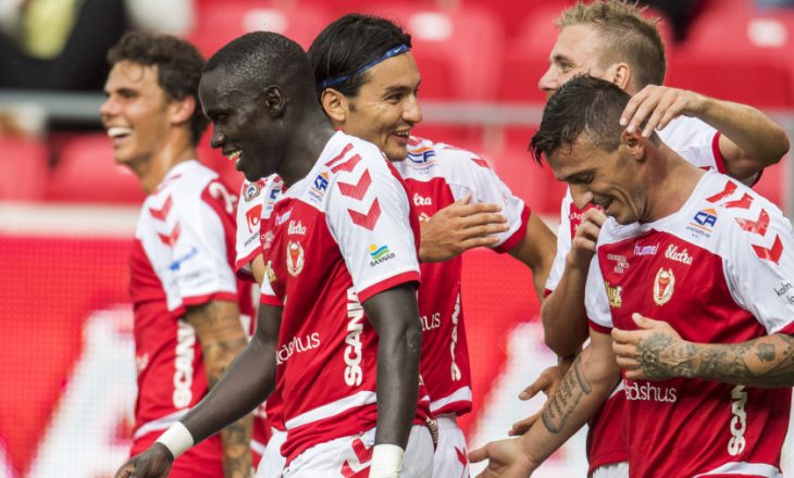 Zyrtare: Albert Bunjaki fton futbollistin e Kalmarit në përfaqësuese