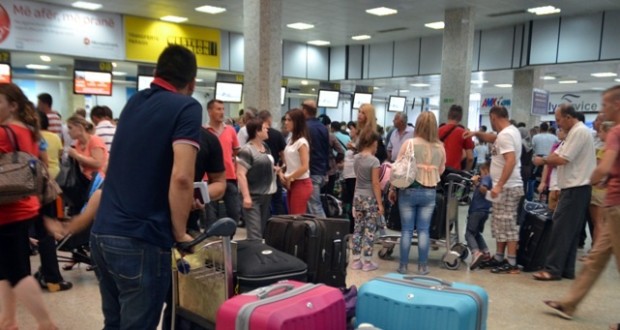 Afër 700 milionë euro arrijnë remitancat nga diaspora çdo vit