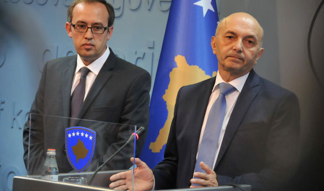 Hoti: Secili grup politik ta dënojë sulmin ndaj Vitore Stavilecit