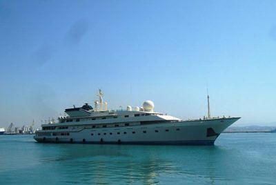 Princi i Arabisë Saudite mbërrin me jaht në Portin e Durrësit
