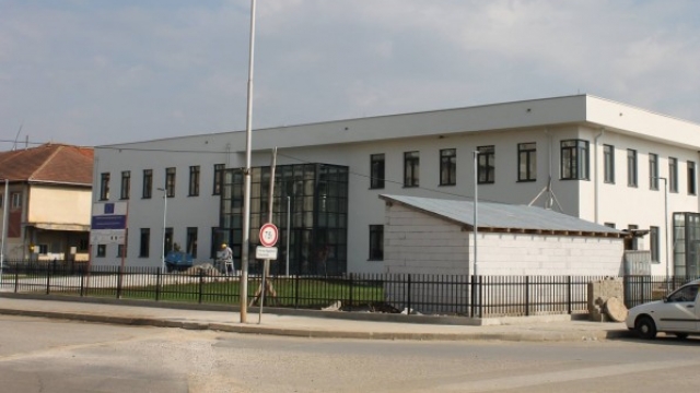 Hidhet poshtë aktakuza ndaj Hyrije Thaçit dhe dy zyrtarëve komunal