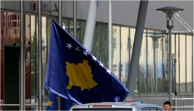 Britania i dërgon notë proteste Surinamit për Kosovën