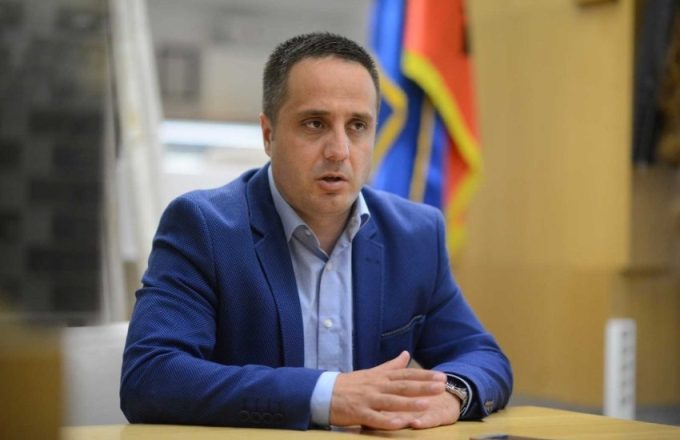 Deputeti i LDK-së ende vazhdon t’i besojë marrëveshjes me AKR-në