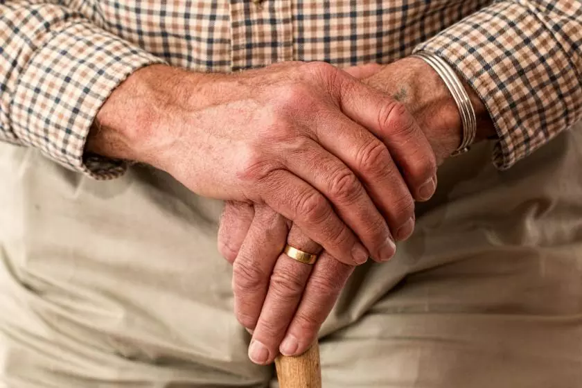 Ky ilaç për herë të parë ndaloi përparimin e sëmundjes së Parkinsonit