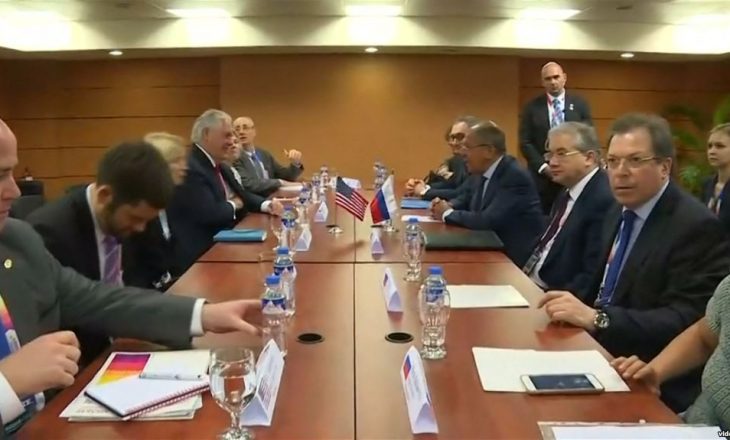 Tillerson i tha Lavrovit se përzierja ruse në zgjedhje ka krijuar “mosbesim”