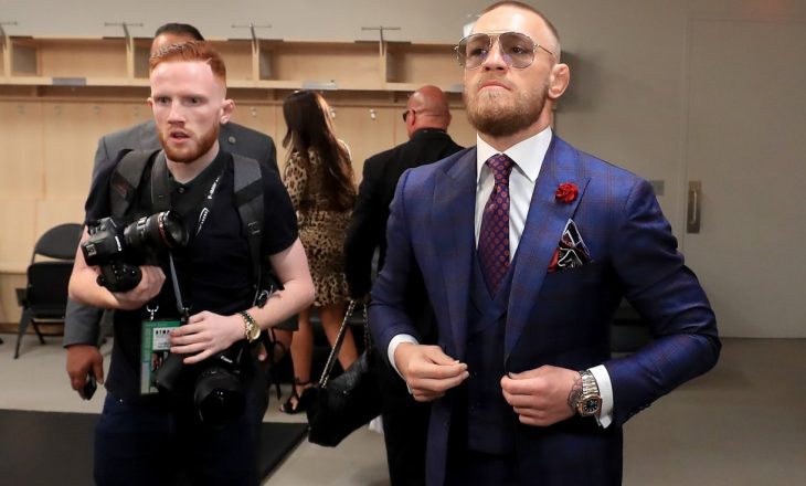 McGregor flet para duelit me Mayweather
