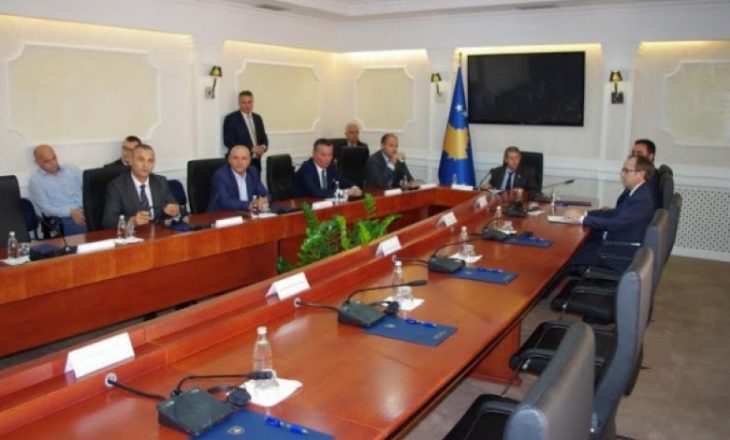 Nis takimi konsultativ i partive politike