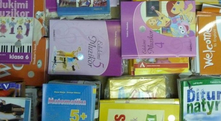 Komiteti i Arsimit kërkon largimin e përmbajtjeve ofenduese nga tekstet shkollore