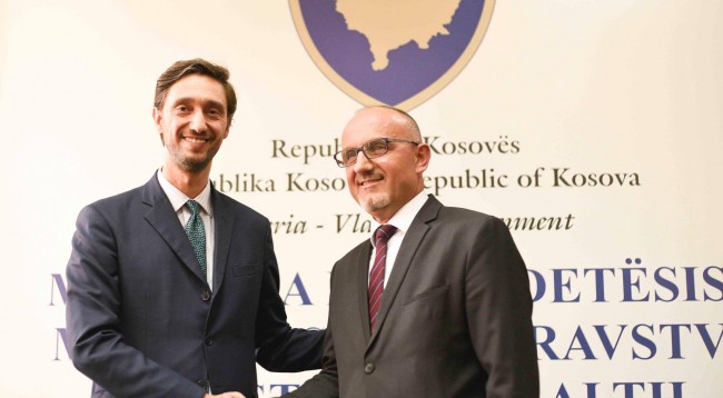 Ministri Ismaili për vdekjet e dyshimta në QKUK: Nuk ka pasur gabime nga stafi