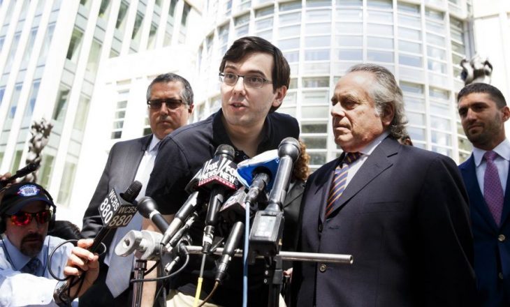 Martin Shkreli ofroi 5 mijë dollarë për një fije floku të Hillary Clintonit