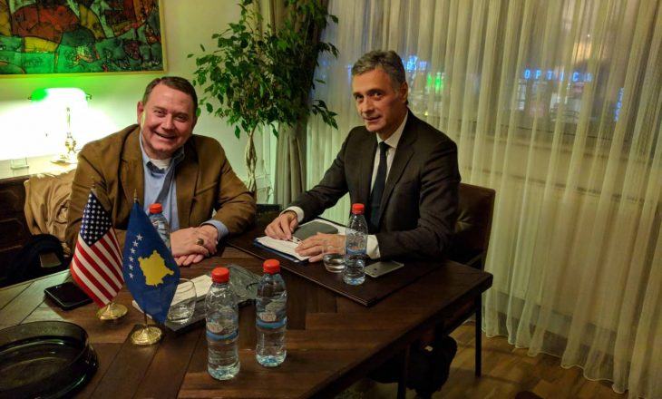 Lumezi takohet me kryeprokurorin e Kalifornisë, merr mbështetje në luftimin e korrupsionit
