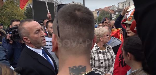 “Nëse je i sporteve të randa, puna e mbarë” – përplasja e kryeministrit me protestuesin