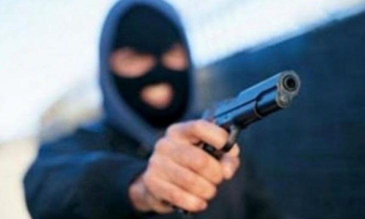 Kapet njëri nga tre plaçkitësit e bankës në lagjen Butel