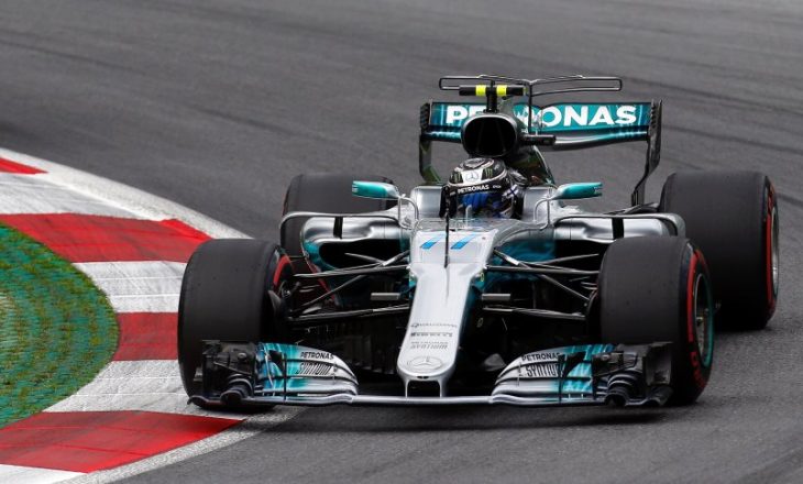 Bottas merr ‘pole position’, lë pas Hamiltonin
