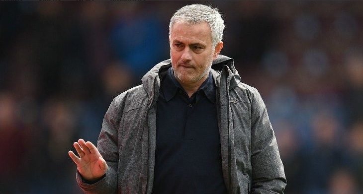 Katër super-blerje dhe rrogë marramendëse, oferta e Manchester Unitedit për Mourinhon