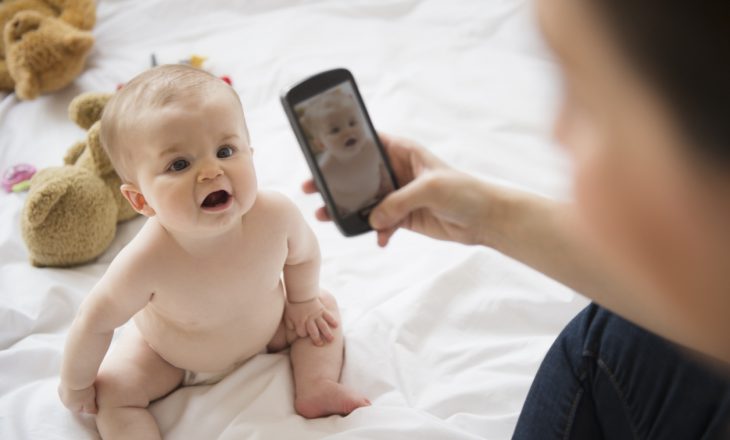 Gjykata italiane merr një vendim të madh për fotot e fëmijëve në Facebook