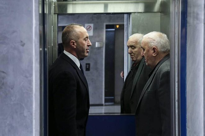 Ramush Haradinaj ia kushton disa vargje babait të tij