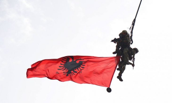 Ushtritë më të mëdha të Botës – kush kryeson listën dhe ku renditet Shqipëria