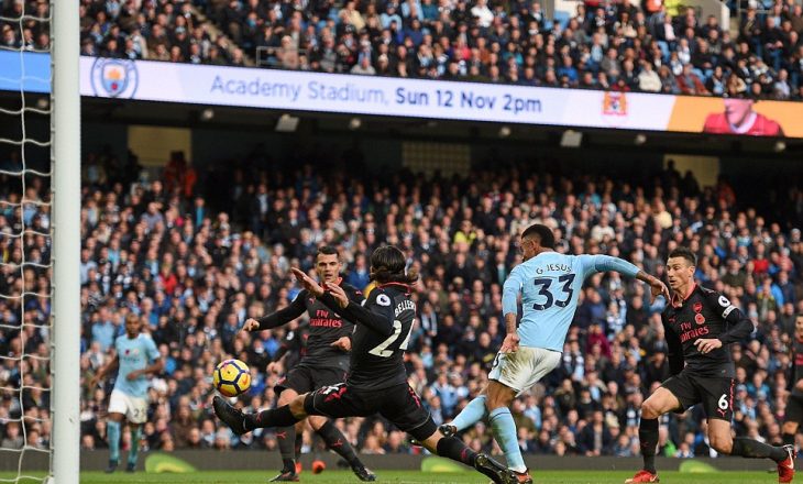 “Xhaka është m** i kotë” – moderatori britanik ofendon futbollistin e Arsenalit