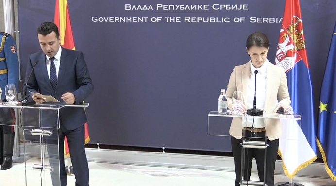 Zaev ua thotë serbëve në shtëpi: S’e tërheqim njohjen e Kosovës