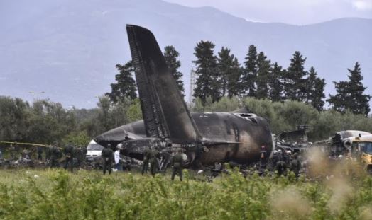Aeroplani del nga pista, tetë të lënduar