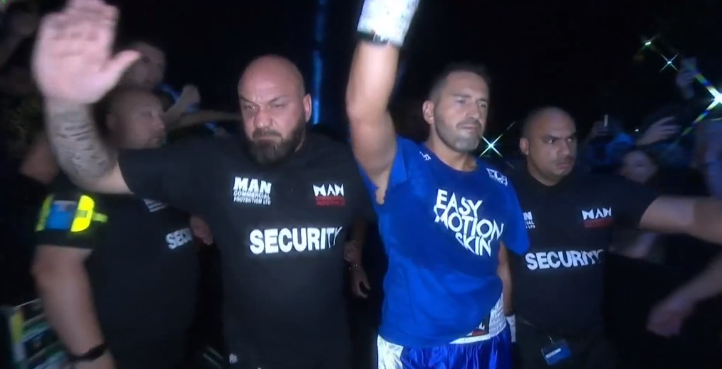 Seferi – Fury në ring, parameçet përfundojnë
