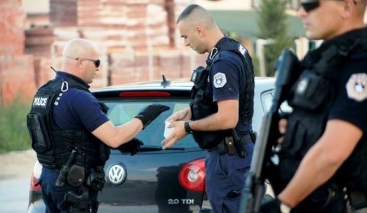 I ofron policisë në kufi 20 euro për ta lejuar të hyjë në Kosovë, reagojnë policët