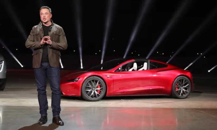 Tesla pushon nga puna mbi 3 mijë punëtorë