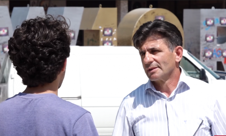 Ish-inspektori që kërkohet nga policia jep intervistë më media