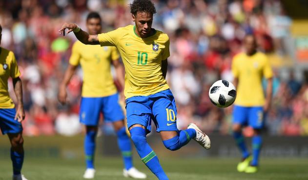 Neymar barazohet me Romarion, rang lista e golashënuesve të Brazilit