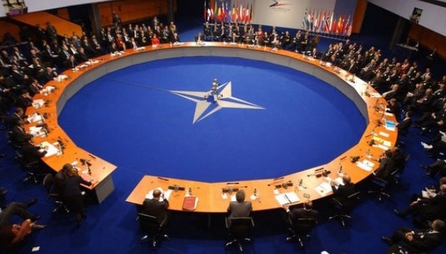 Fillon samiti i NATO-s në Bruksel