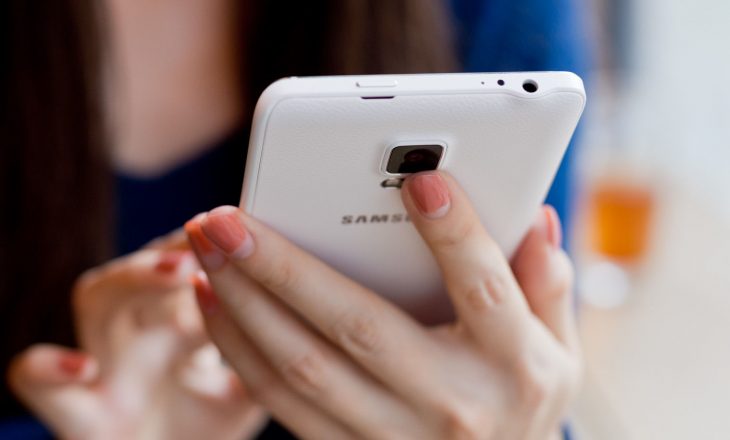 Po ju përgjon telefoni juaj? – zbulimi i fundit flet për këtë dukuri