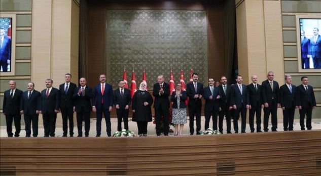 Erdogan prezanton kabinetin e ri qeveritar