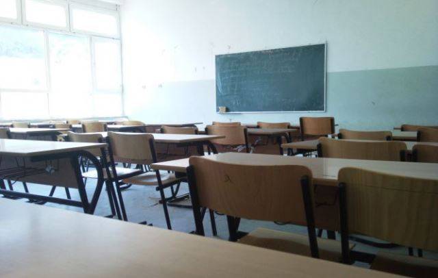 500 nxënës rrezikojnë jetën – dy shkolla drejt shembjes