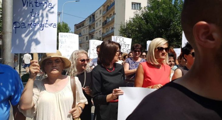 Jahjaga: Gratë në Kosovë s’janë të sigurta në punë e shkollë, tash as në familjet e tyre