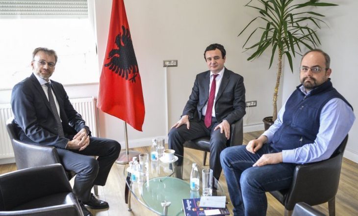 Zyrtari i lartë në VV propozon që qytetarët të kursejnë nga dasmat për t’i financuar protestat