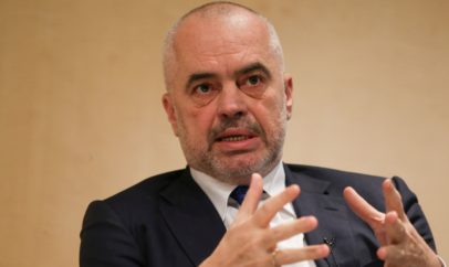 Rama: Do të ndalohet përdorimi i celularëve në shkolla dhe institucione