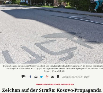 Mbishkrim enigmatik “UÇK” i shkruar me asfalt në mes të rrugës në Gjermani